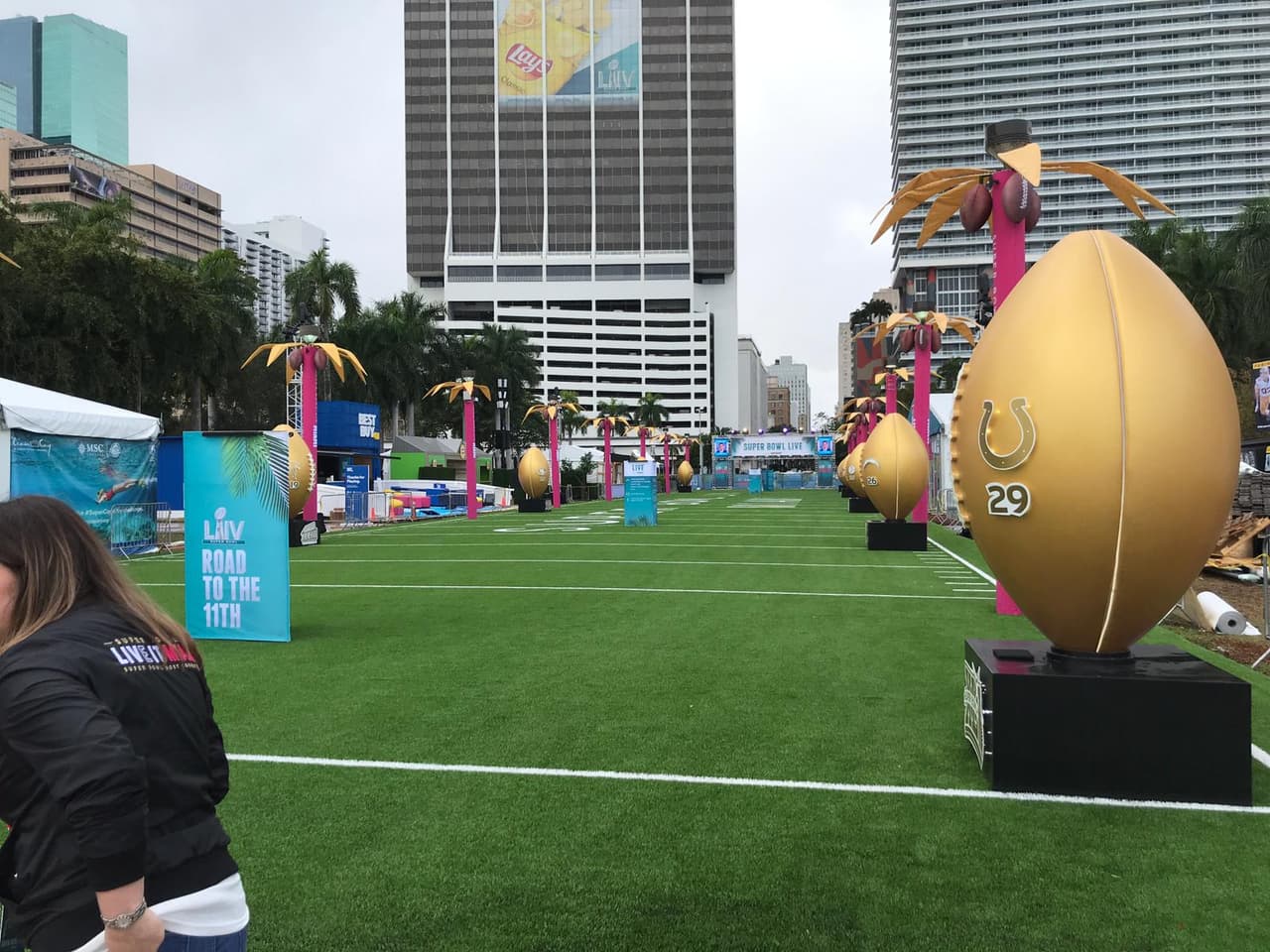 Mientras que hacia el norte del Bayfront Park, se dirigirán los carriles hacia el sur de Biscayne Boulevard