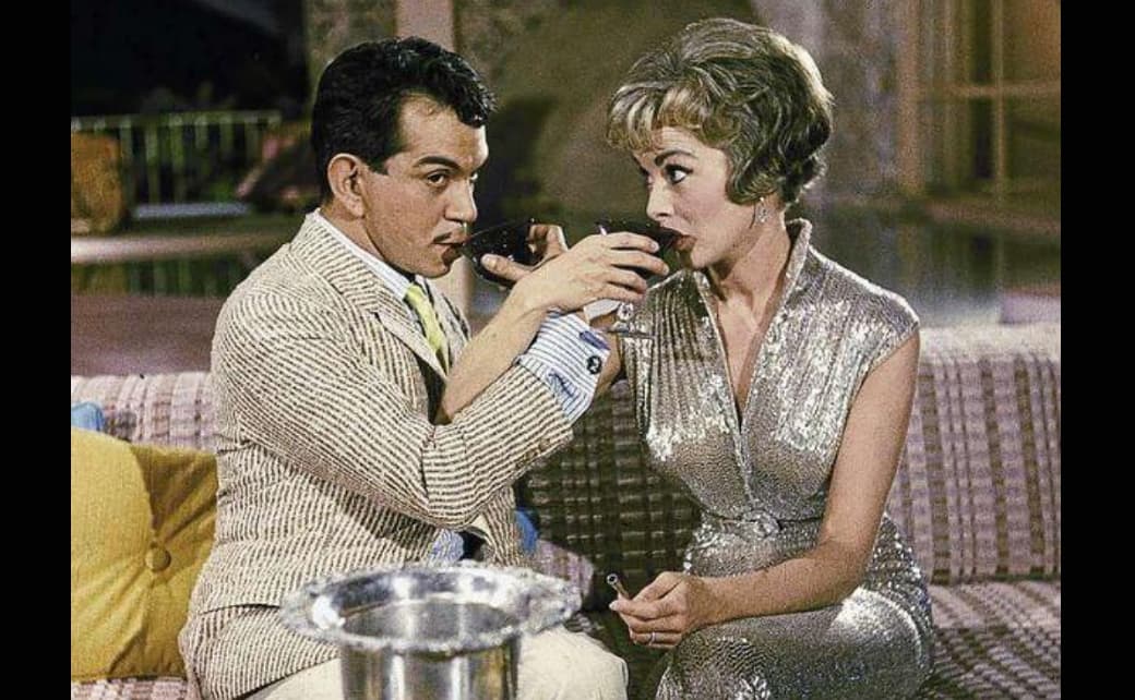 “El momento momentáneo en que vivimos que sabemos comprender que no somos ni seremos jamás en la vida, pero si tener en cuenta esta “fisogia” del universo”.
<br>