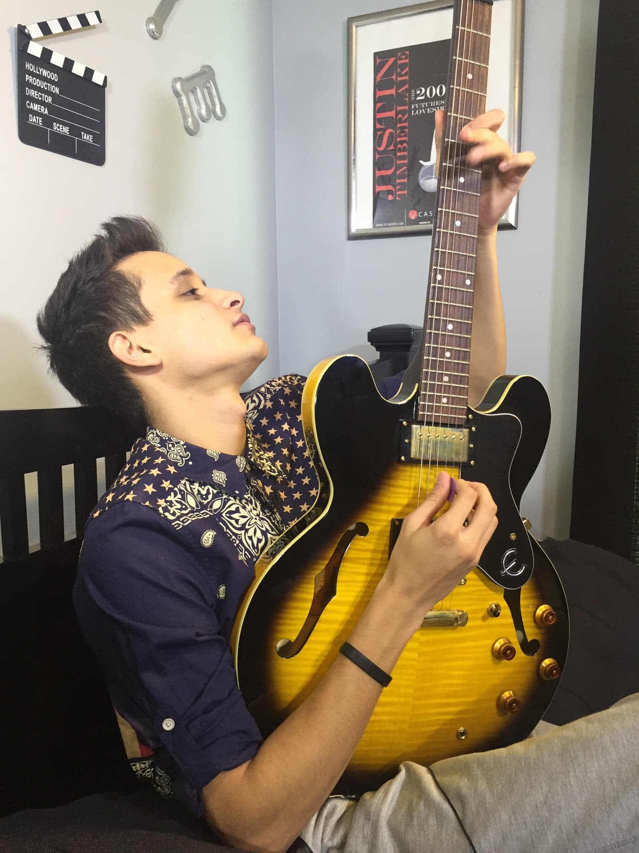 La vida de Nickie está llena de música y se puede apreciar en cada esquina de su casa.