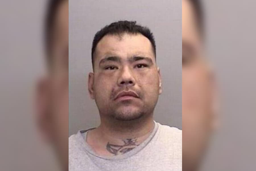 Un hombre fue arrestado tras arrancarle un trozo de oreja a un familiar en una pelea antes de Navidad