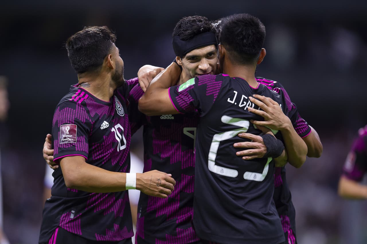 México selló su pase al Mundial con una victoria sobre El Salvador, gracias a los goles de Uriel Antuna y Raúl Jiménez.
