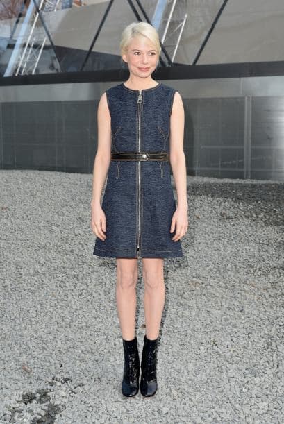 Michelle Williams resaltó su figura en demin. La tendencia de la mezclilla viene muy fuerte para este año.
