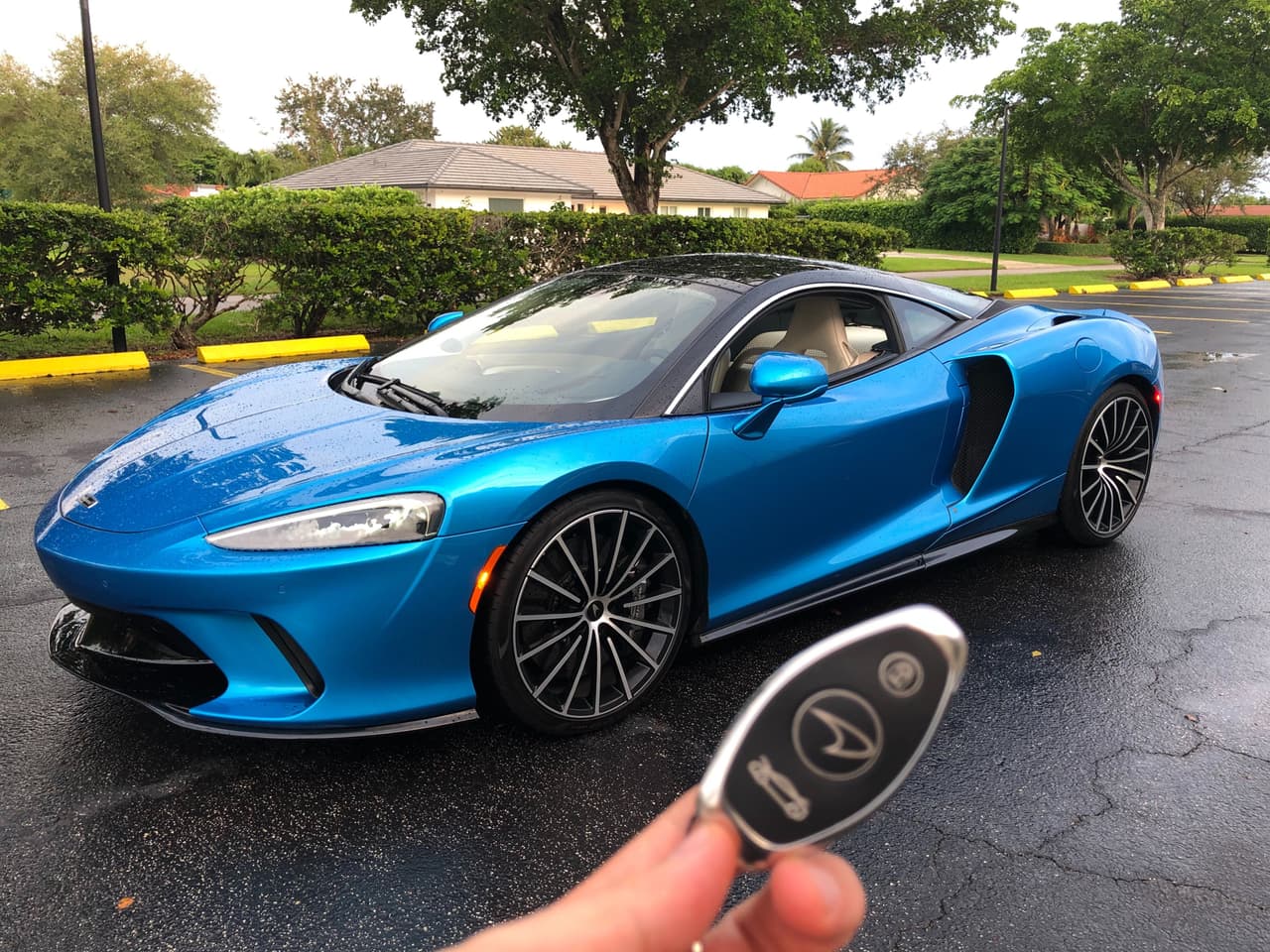 Prueba del McLaren GT: ¿El mejor super carro para usarlo a diario?