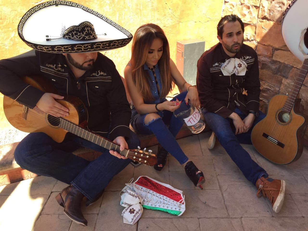 ¿Qué estarán planeando La Bronca, El Tambochi y El Compa Ivan?