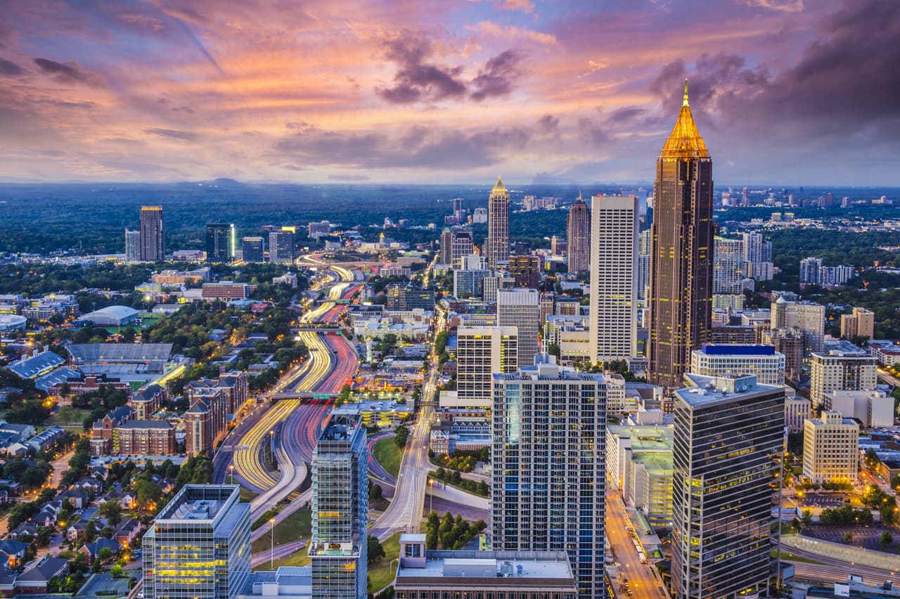 <b>Atlanta.</b> Esta ciudad del estado de Georgia encabeza la lista debido a su herencia musical diversa, su hospitalidad sureña, sus equipos deportivos y el aeropuerto más activo del mundo.