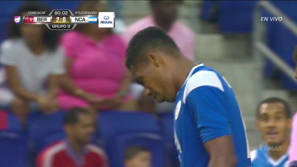 Tiro desviado de Kevin Serapio