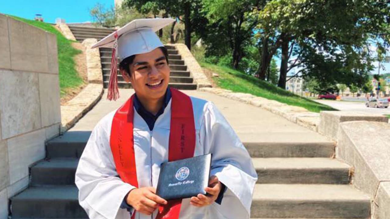 Actualmente cursa estudios superiores en la UMKC, ha recibido varios reconocimientos y busca ayudar a su comunidad a través de la app que creó.