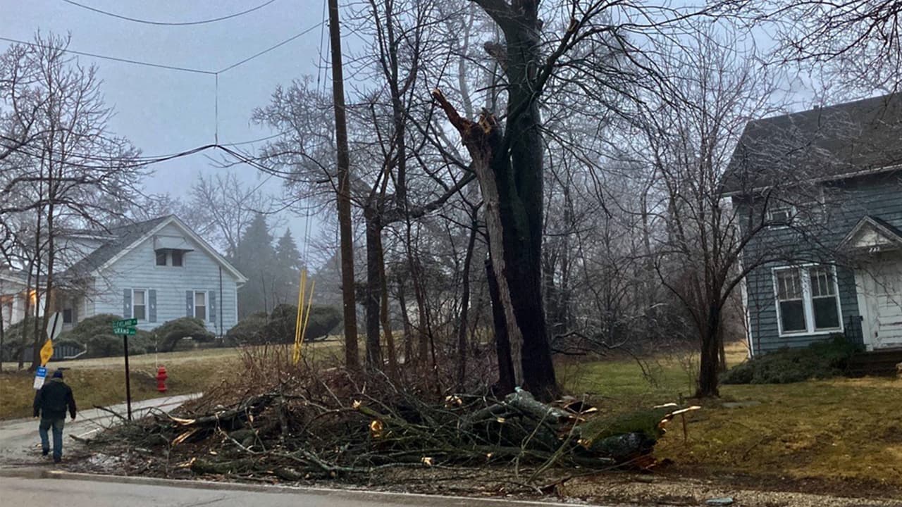 Casi 90,000 personas sin energía: las afectaciones tras la tormenta invernal en Chicago e Illinois
