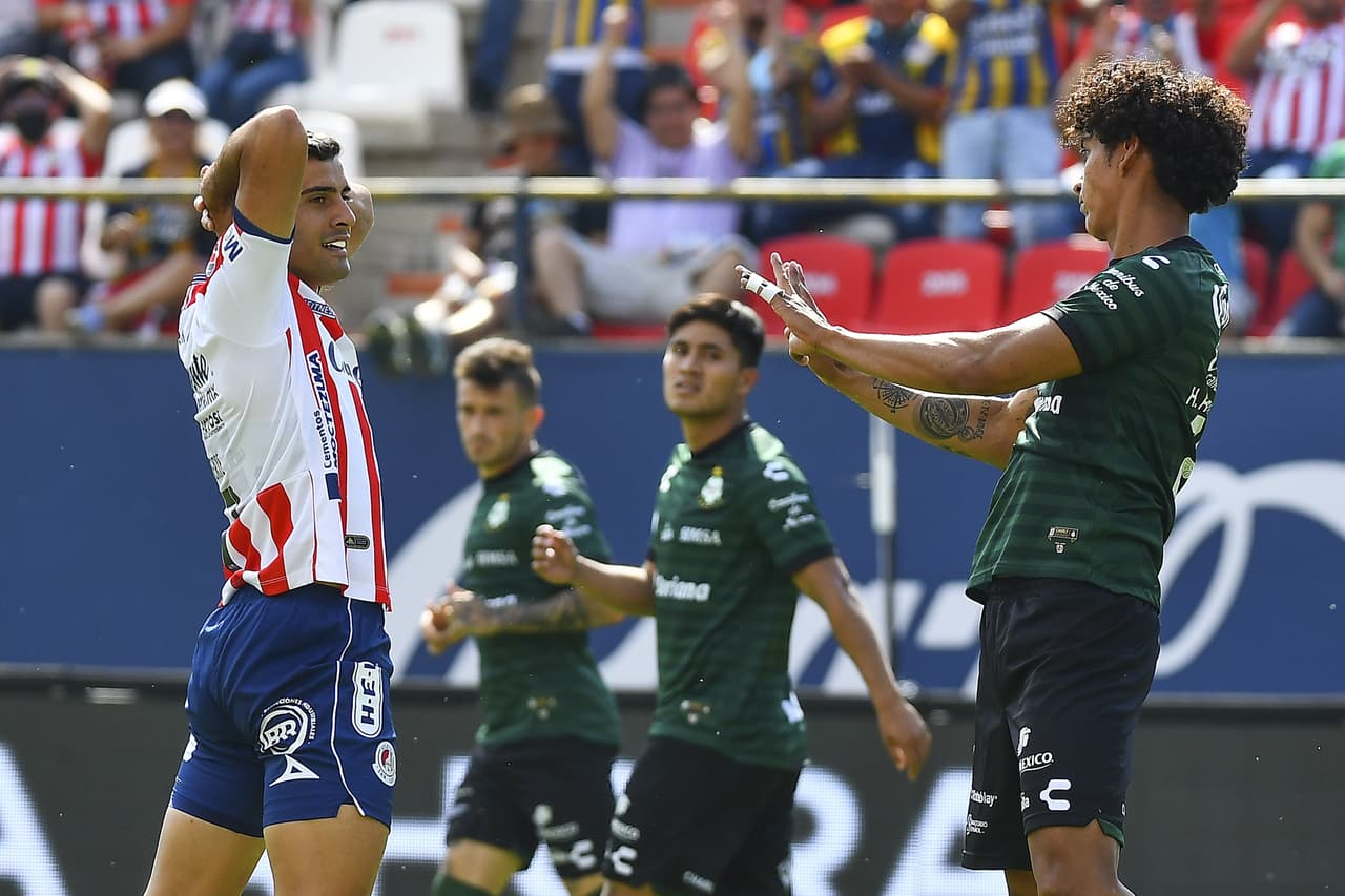 Santos remontó y sorprendió de visita al Atlético San Luis. El conjunto lagunero, a pesar de estar eliminado, hizo un gran partido y se llevó la victoria fuera de casa con goles de Eduardo Aguirre, Brian Lozano y José Ávila.