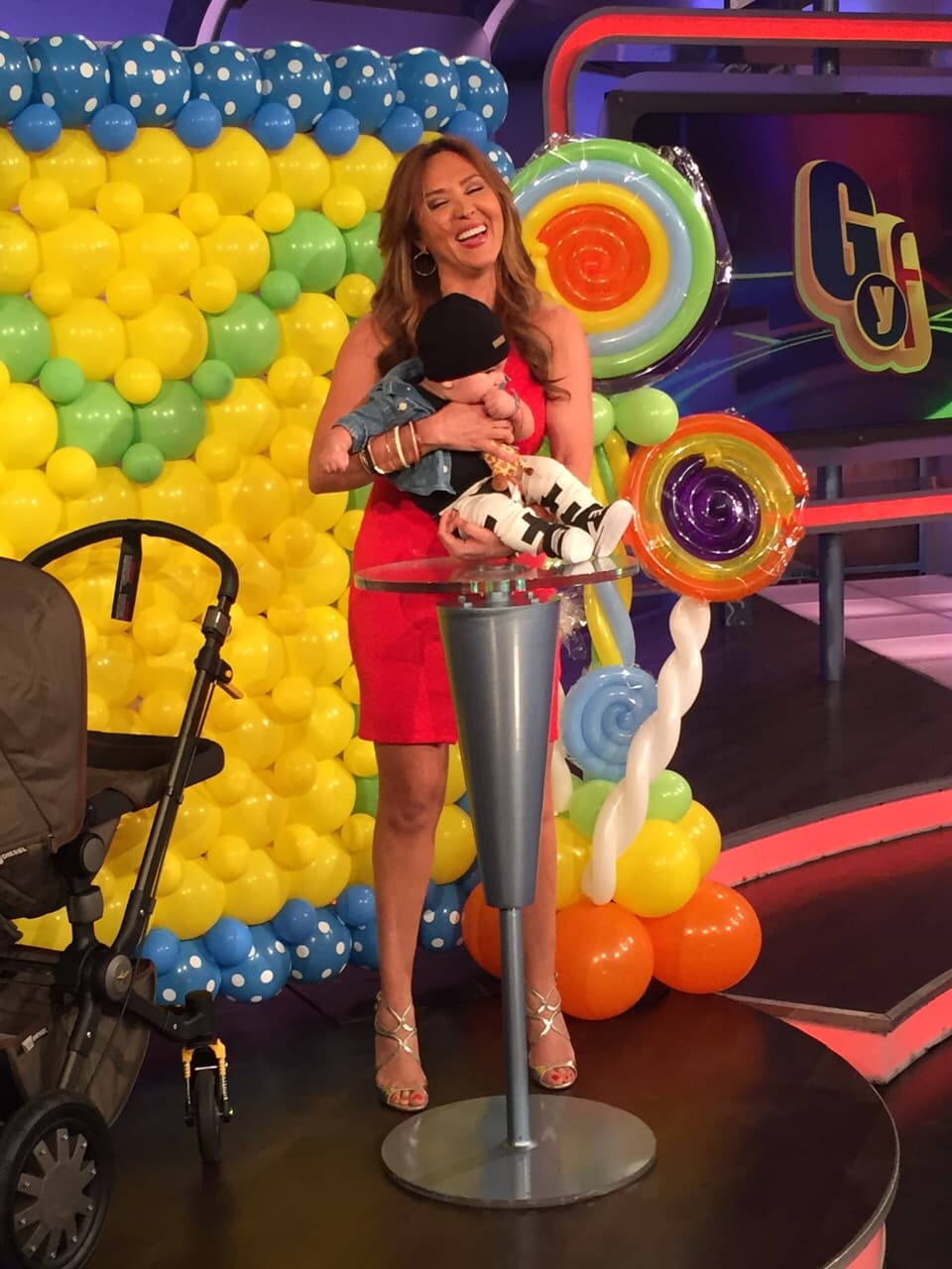 E hizo su debut televisivo con Tanya Charry.