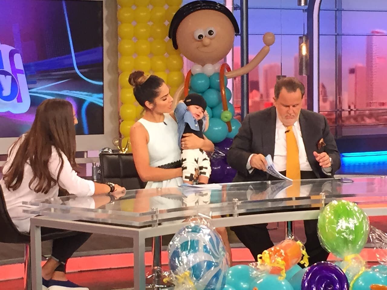 Aunque no estuvo Lili, Raúl ha estado acompañado por Alejandra.