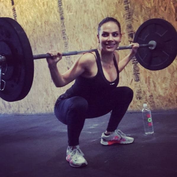 Y no es para menos, la mexicana se somete a diario a una intensa rutina de ejercicio en la que incluye cardio y pesas.