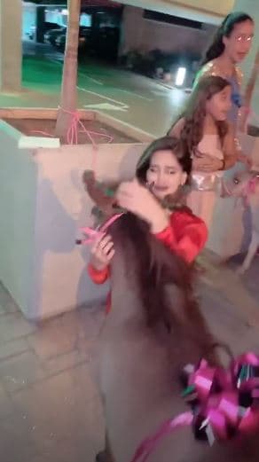 Sin embargo, Barulích no fue la única persona que Maluma consintió con un obsequio así durante la Nochebuena.