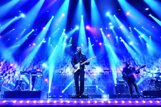 Juanes canta en el concierto Premio Nobel de la Paz 2016