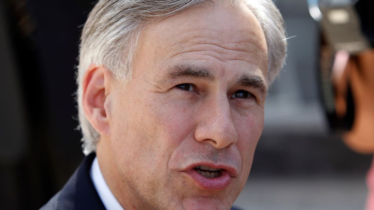<h2 class="cms-H2-H2">Greg Abbott, republicano, gobernador de Texas</h2>
<br>
<br>"Intentan encarcelarlo.
<br>Intentan matarlo.
<br>No funcionará.
<br>Él es indomable."
<br>
<br>"Si hubiera estado a menos de media pulgada a la derecha, no habría sobrevivido. Trump está verdaderamente bendecido."