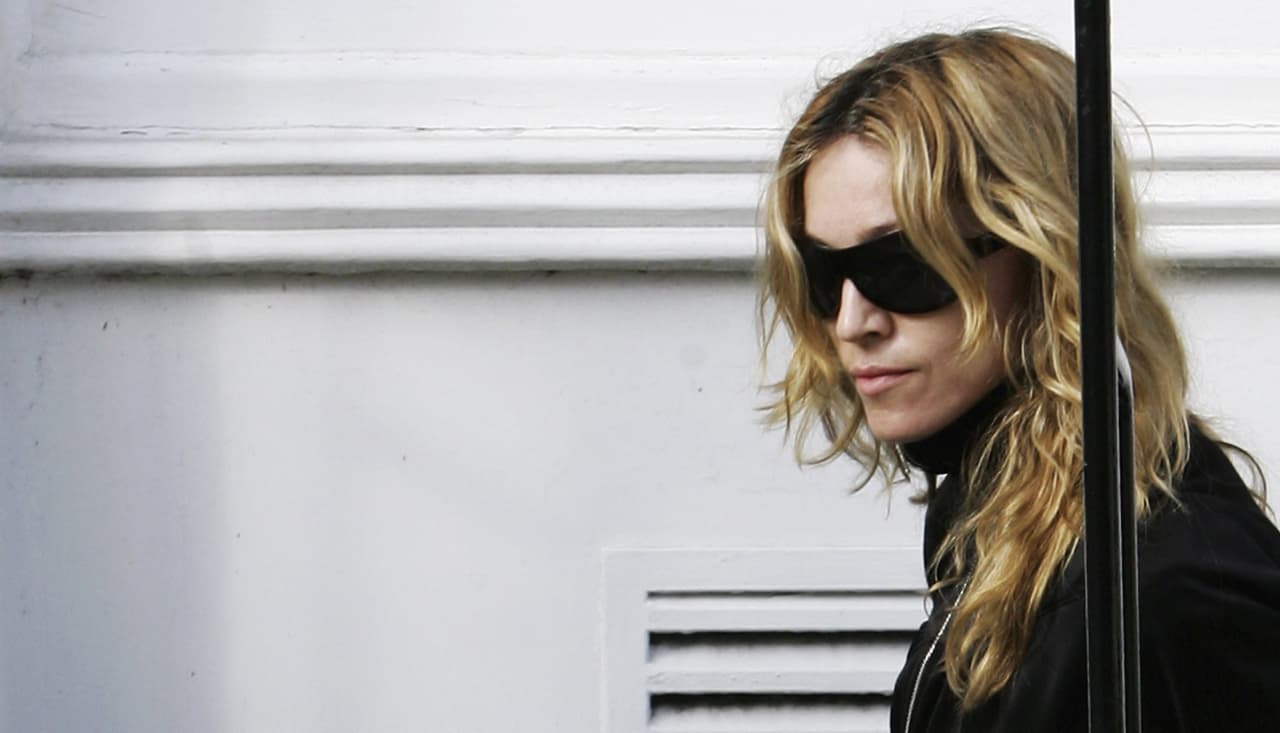 Para Madonna fue un golpe muy duro, llegó hasta colapsar en el escenario y entre lágrimas enviar un sentido mensaje a su hijo: "Si oyes esto en alguna parte quiero que sepas lo que mucho que te extraño".