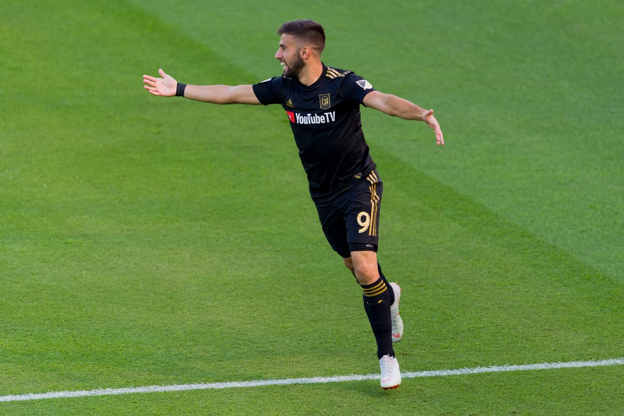 Diego Rossi crítico, tras doblete en empate de LAFC (2-2), "Tenemos que mejorar en concretar las chances"
