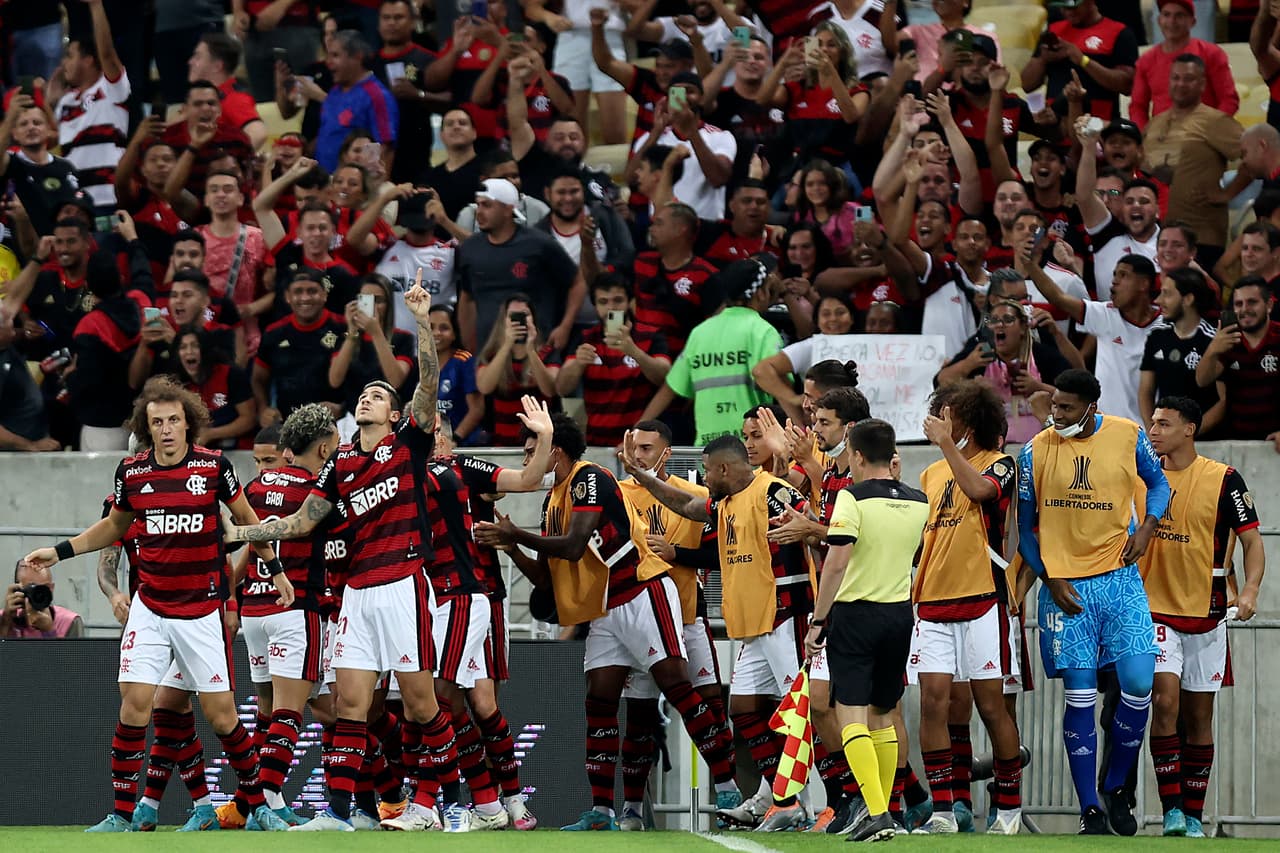 Flamengo arrolló 7-1 a Tolima en el Maracaná para avanzar a los Cuartos de Final con un global de 8-1.