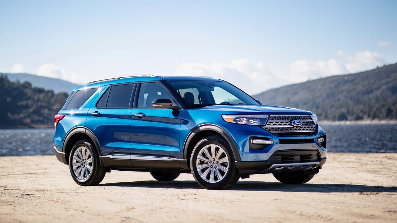 <h3 class="cms-h3-H3">Ford Explorer Hybrid 2020</h3>
<br>Con la sexta generación de la Ford Explorer llega su primera versión híbrida. La Ford Explorer Hybrid es la primera de una 
<b><a href="https://www.univision.com/noticias/ford/la-nueva-ford-bronco-2020-encabeza-caballeria-de-nuevos-modelos-del-ovalo-azul" target="_blank">avalancha de modelos híbridos y eléctricos</a></b> que Ford planea introducir en el transcurso de los próximos años.