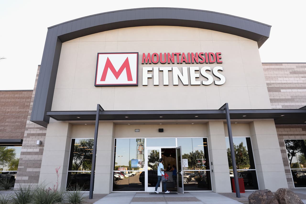 Continúa la pelea entre los gimnasios y el gobernador de Arizona por la orden de cerrar sus establecimientos