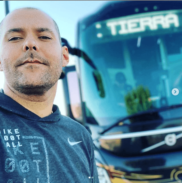 "Cerca de donde pasó eso hay un pueblo pequeño y varios de mis compañeros, que alcanzaron a ver un poquito más a quiénes fueron, 
<b>entraron a buscar a los que hicieron el daño junto con las autoridades</b>. No los encontraron".