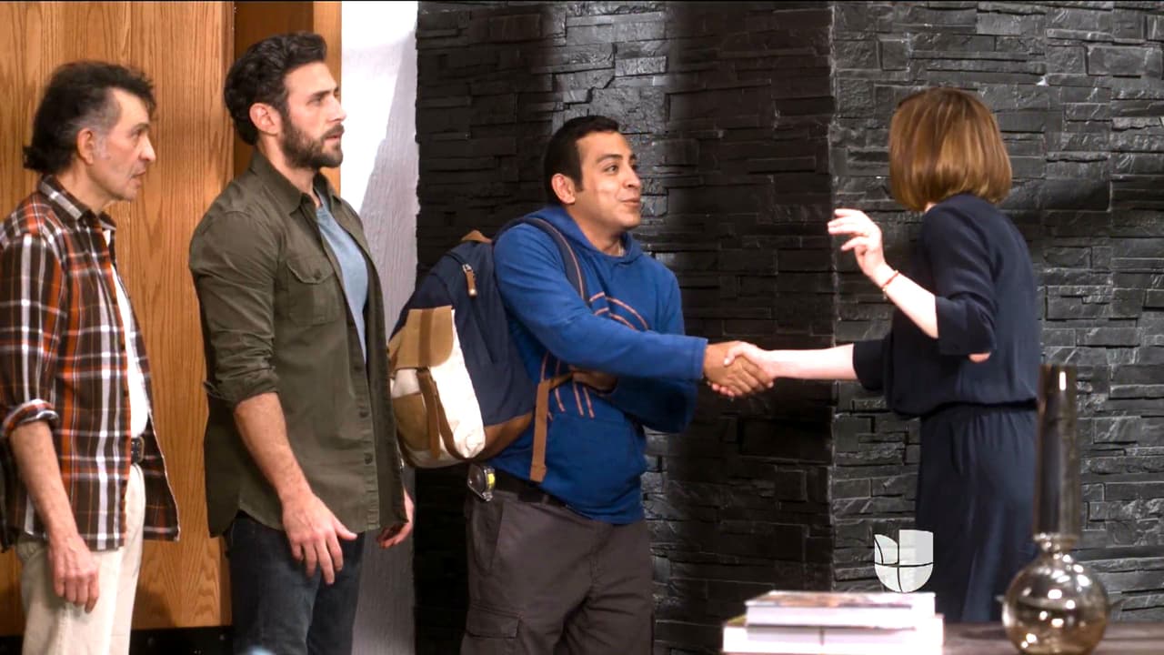 Raquel tuvo una gran idea y llamó a Santiago y su equipo para ayudarle a remodelar su casa. Ella le pagaría indirectamente los daños que le hizo a su camioneta y él le ayudaría a cambiar el estilo de su hogar.