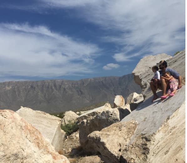 Esta es una de las postales favoritas de Pablo Montero con sus hijas, bien dicen que una foto dice más que mil palabras.