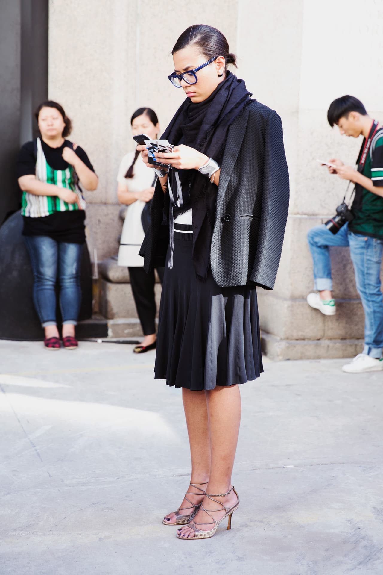 Si hay una prenda en el armario que hay que tener en negro, ese es un blazer, un compañero fiel a cualquier evento tanto de la moda como de la oficina.