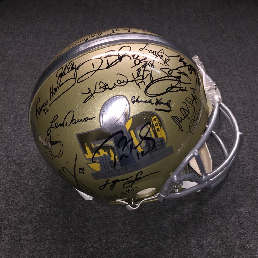 El increíble e histórico casco del Super Bowl 50 subastado por la NFL