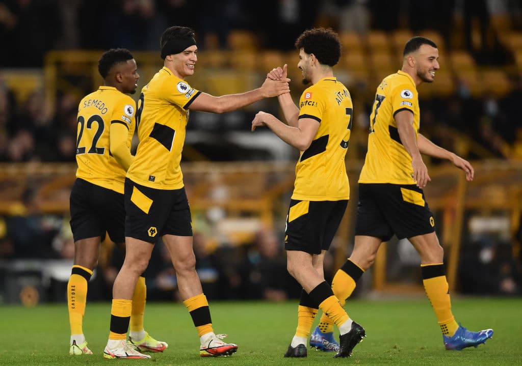 El lobo mexicano volvió a tener gol con los Wolves y los locales vencen 1-0 al West Ham United.