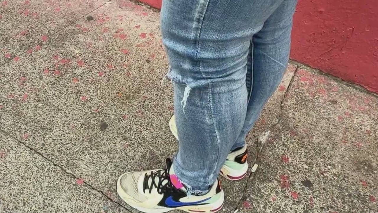 Crisis de vivienda en San Francisco: una mujer y sus tres hijos que fueron desalojados de un refugio