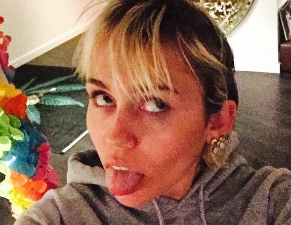 Y una organización de padres de familia no la quieren al aire en un horario que los niños pueden ver...