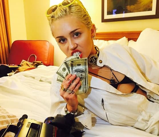 Aseguran que la rubia es pésima influencia.