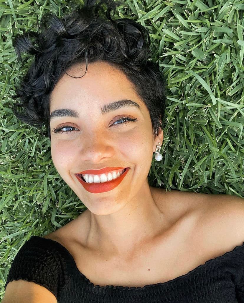 Seguidores del evento y de Andrea pronostican un B2B, el cual se trata de un momento poco común en el que la actual reina pisa el escenario para ceder la corona a su compatriota.