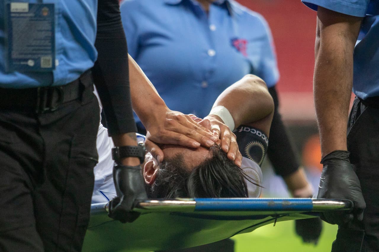 En Honduras criticaron la cancha del Akron.