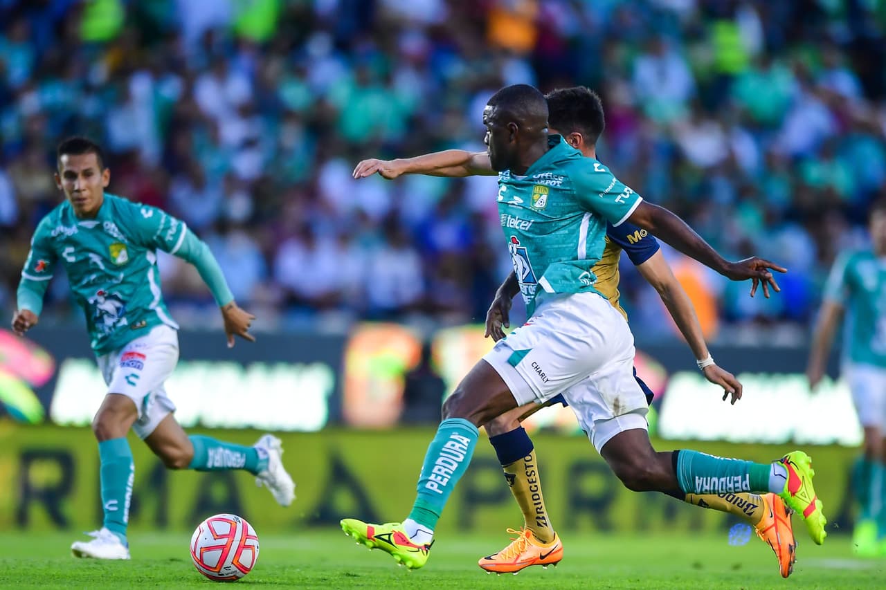 Para la segunda parte, Pumas encontró el tercer gol vía Salvio, pero La Fiera lograría lo imposible al anotar tres goles gracias al doblete de Lucas Di Yorio y un gol de Joel Campbell, y así rescatar el empate en casa.