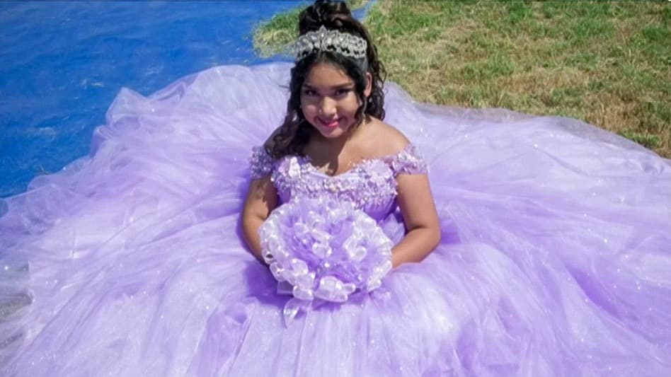 Con orgullo, quinceañera mexicana cuenta por qué se tomó sus fotos en el basurero donde trabaja su papá