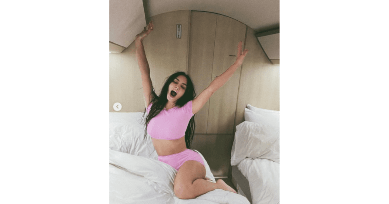 Kim Kardashian en su avión privado