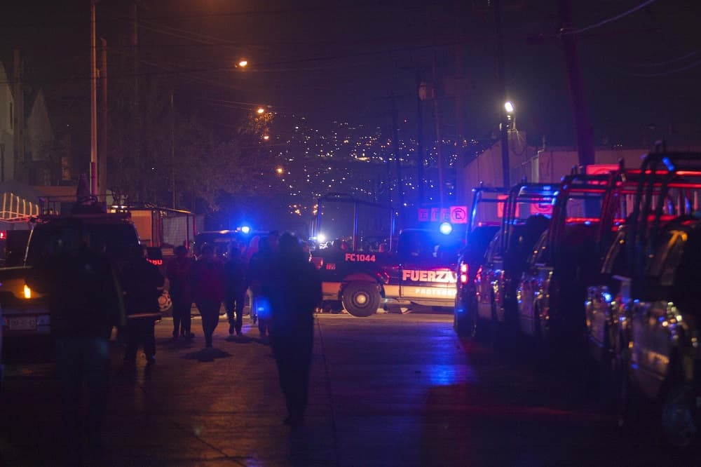 Fuerzas de seguridad en los alrededores de la prisión de Topo Chico tras la acción violenta.