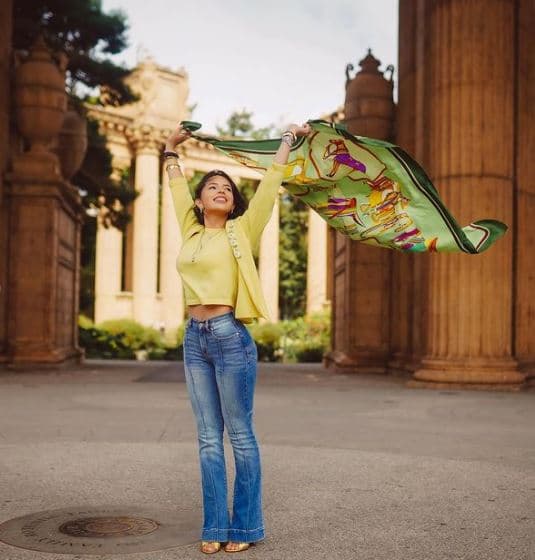 Eso sí, Ángela tuvo que adelantar sus festejos porque en su cumpleaños, 8 de octubre, tuvo que trabajar en la Infinite Energy Arena de Atlanta como parte de su gira 'Jaripeo Sin Frontera'. El lado positivo es que el público se tomó el tiempo de cantarle 'Las mañanitas', un gestó que provocó a la cantante desvanecerse de rodillas por la emoción.