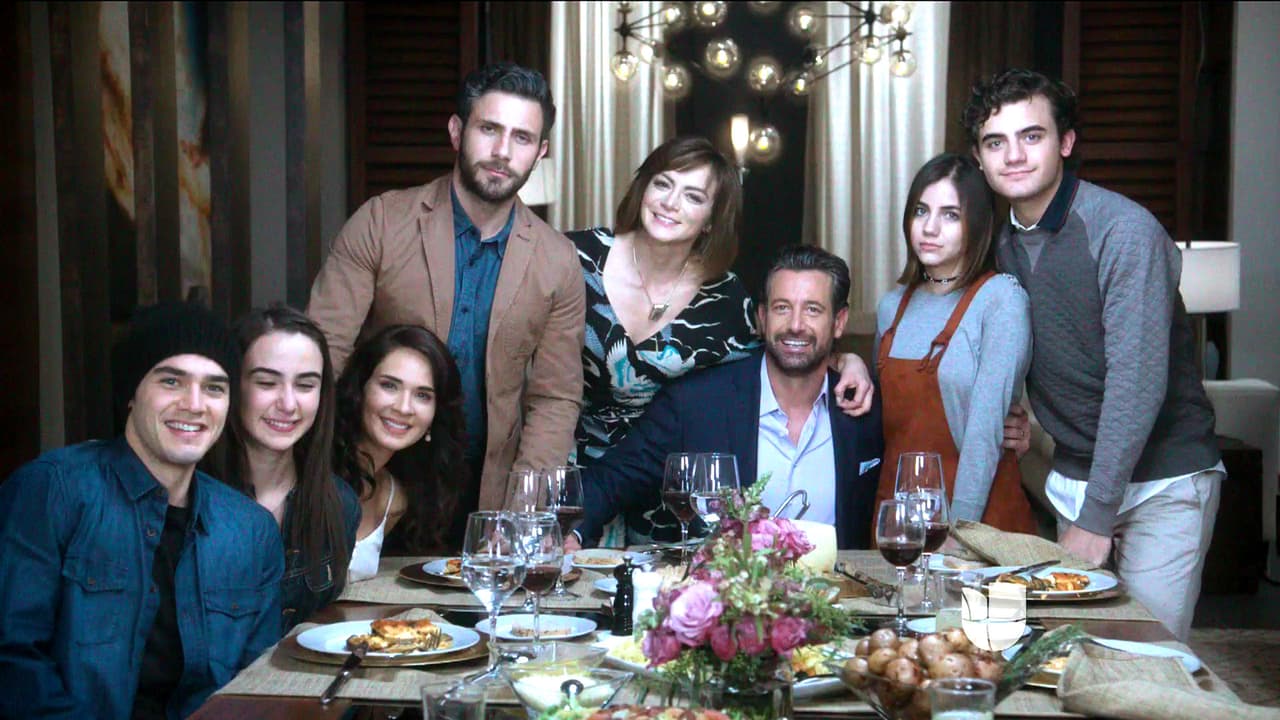 Al terminar la cena ambos matrimonios se quedaron a platicar y pusieron música para bailar.