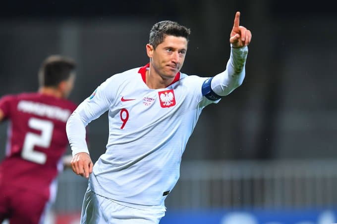 Letonia 0-3 Polonia.