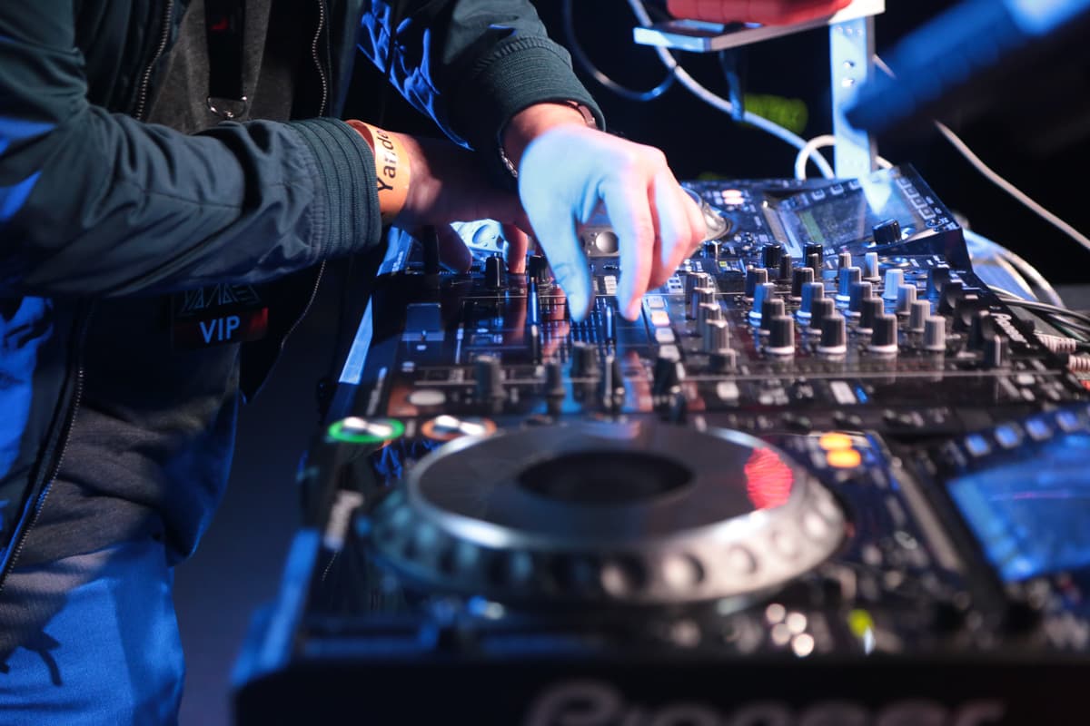 El cantante puertorriqueño Yandel llegó a Chicago en el Road to Innovation Tour de Nissan con lo mejor de su repertorio en un concierto privado en el Concord Music Hall.