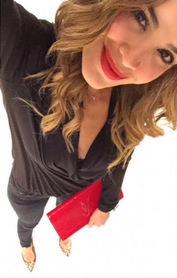 Karla tiene una cita muy importante... una cena muy romántica con "su novio" (Octubre 8, 2016)