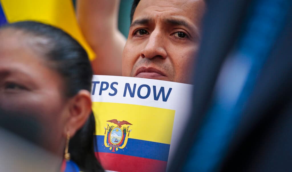 “Hablemos de Inmigración”: juez frena cancelación del TPS de Venezuela. Te explicamos