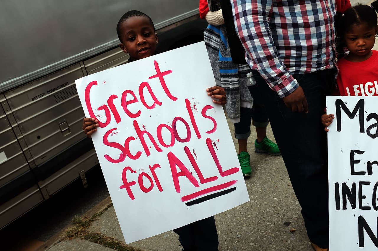 Siete escuelas de NY priorizará a niños de bajos ingresos