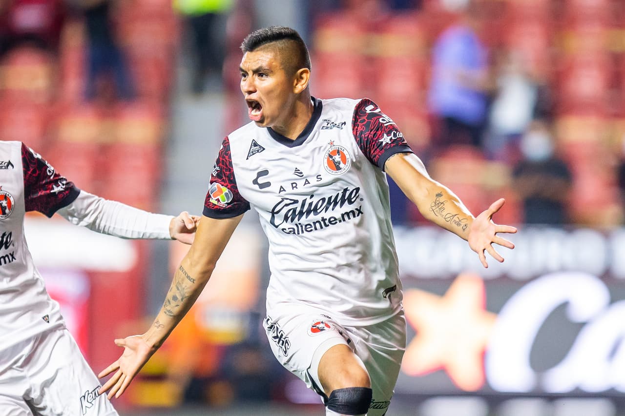 Al 95', Miguel Sansores hizo efectivo un penal dudoso y le dio el triunfo a su equipo 2-1.