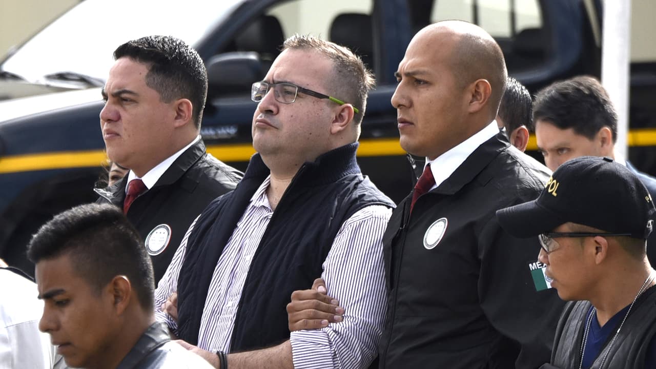 Exgobernador de Veracruz llega a México extraditado desde Guatemala