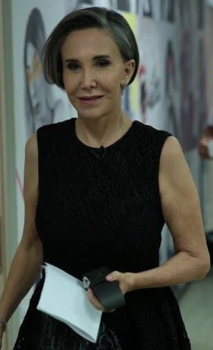 "Crees que ya vas bien y vuelves a caer por cualquier detalle, por cualquier recuerdo, por todo, vuelve uno a llorar, a pasar toda una semana encerrada, con depresión, llora y llora, y sin ganas de nada y luego otra vez vuelves a seguir el paso", contó en la entrevista.