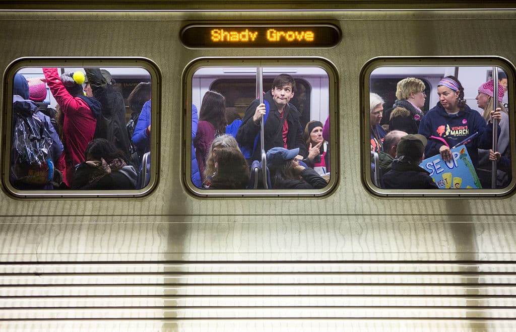 Metro vs Uber: ¿cuál conviene más en precio y rapidez?